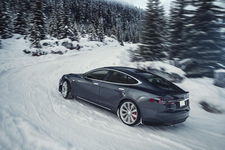  Tesla Model S P85D 2014 года  (NA) (фото 12 из 14)